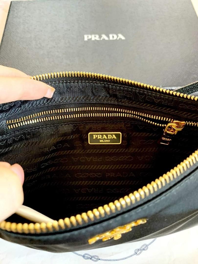 Prada Cont. Piatto Maniglia, Luxury, Bags & Wallets on Carousell