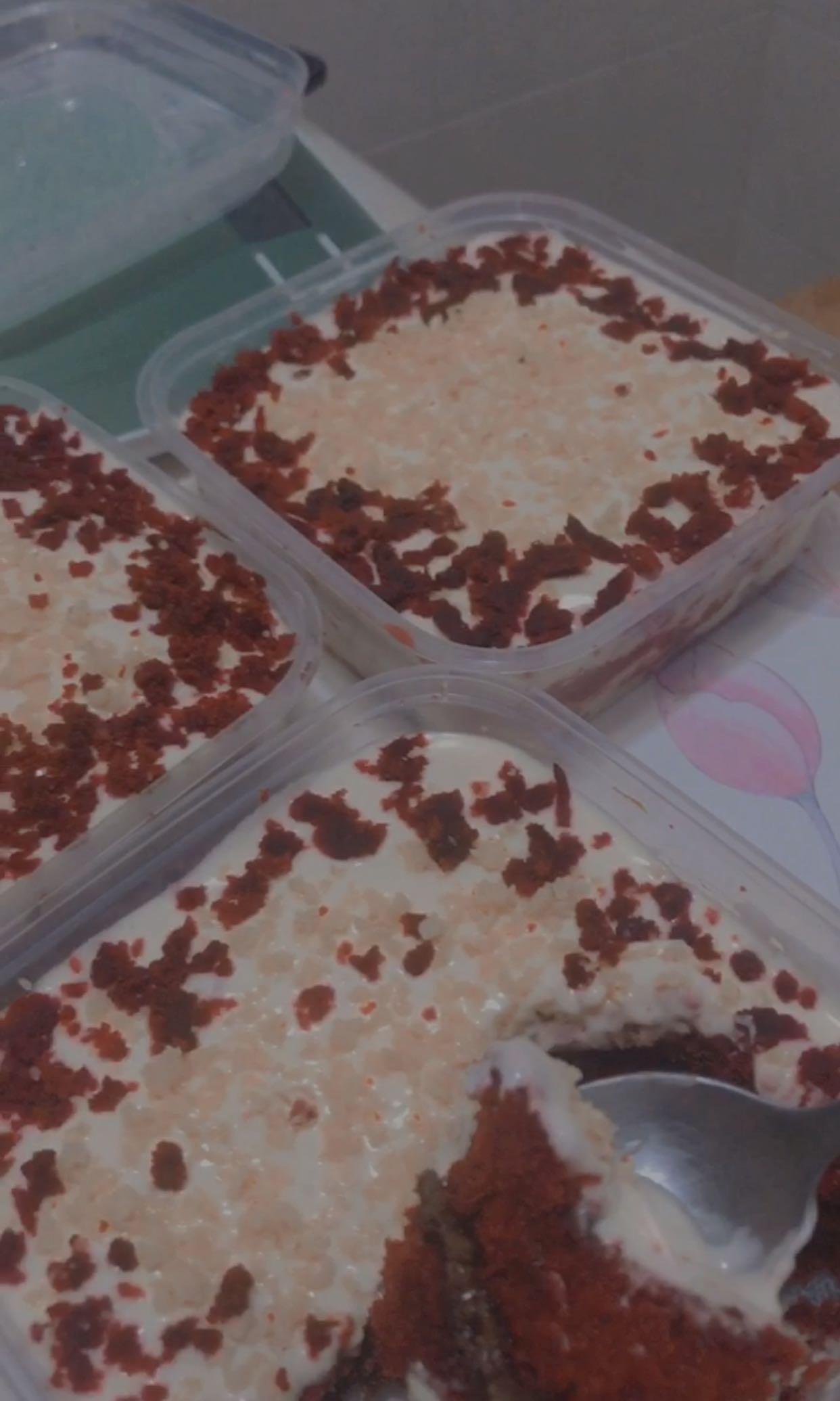 Red Velvet Cheese Leleh Cake Red Velvet In Tub Food Drinks Homemade Bakes On Carousell