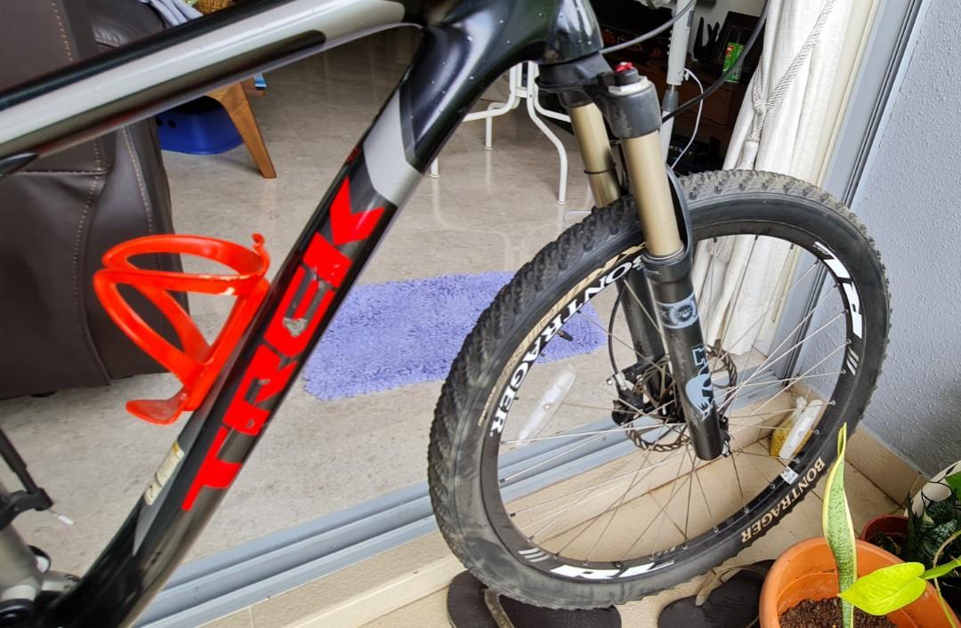 2013 Trek Top Fuel 9.8 Mountain Bike 