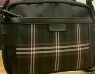 (Category: ) located in . Submitted by bag_collections (Listing ID 1034673737, Image 1). Description: .