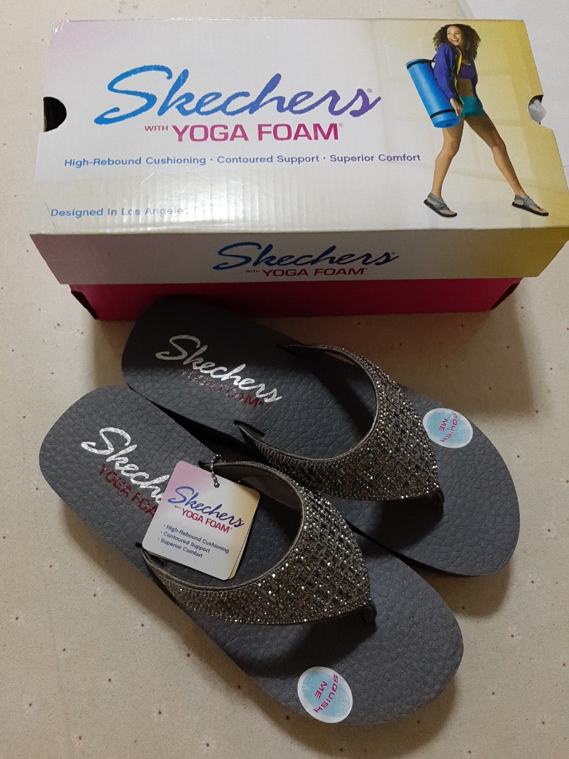 BNIB Skechers Yoga Foam Grey Sandals 