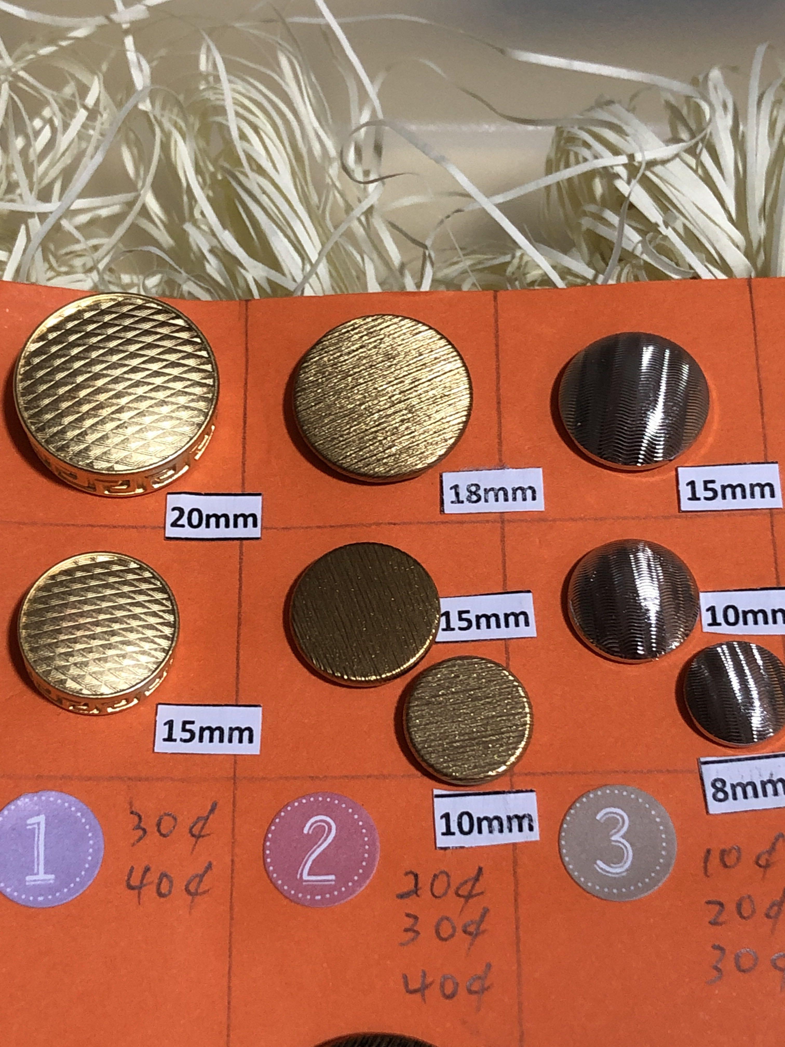 Buttons (Category: Craft Supplies & Tools) located in Singapore. Submitted by button_mania (Listing ID 1024803749, Image 2). Description: Import from Italy .