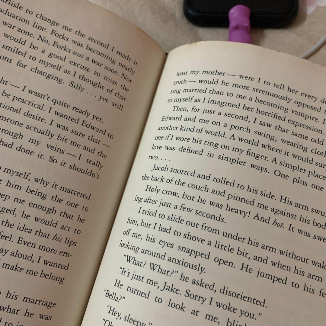 Eclipse (Category: Magazines) located in Quezon City. Submitted by margabooo (Listing ID 1034709456, Image 3). Description: Eclipse (hard bound) - by stephanie meyers sf paid by buyer.