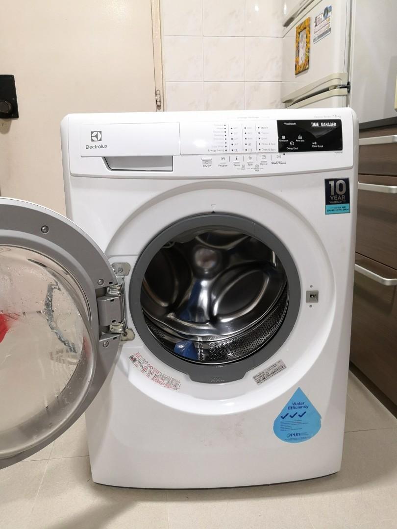 Electrolux 7.5kg front load washing machine, TV & Home Appliances