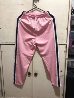 (Category: ) located in . Submitted by deesiaaa (Listing ID 1034795478, Image 1). Description: .