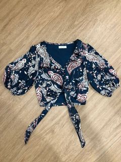 (Category: ) located in . Submitted by sellinglovedclothes (Listing ID 1034775790, Image 1). Description: .