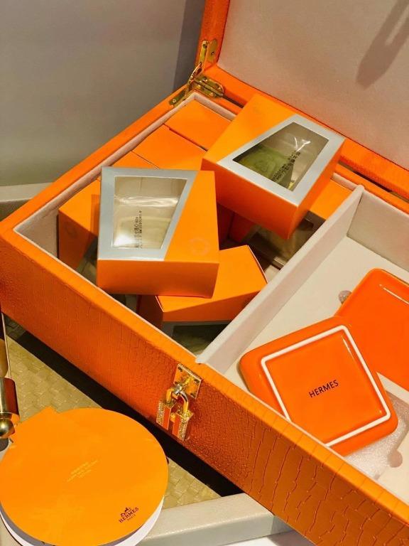 Hermes 愛瑪仕月餅盒Mooncake Box Luxury Rare VIP, 名牌, 飾物及配件- Carousell