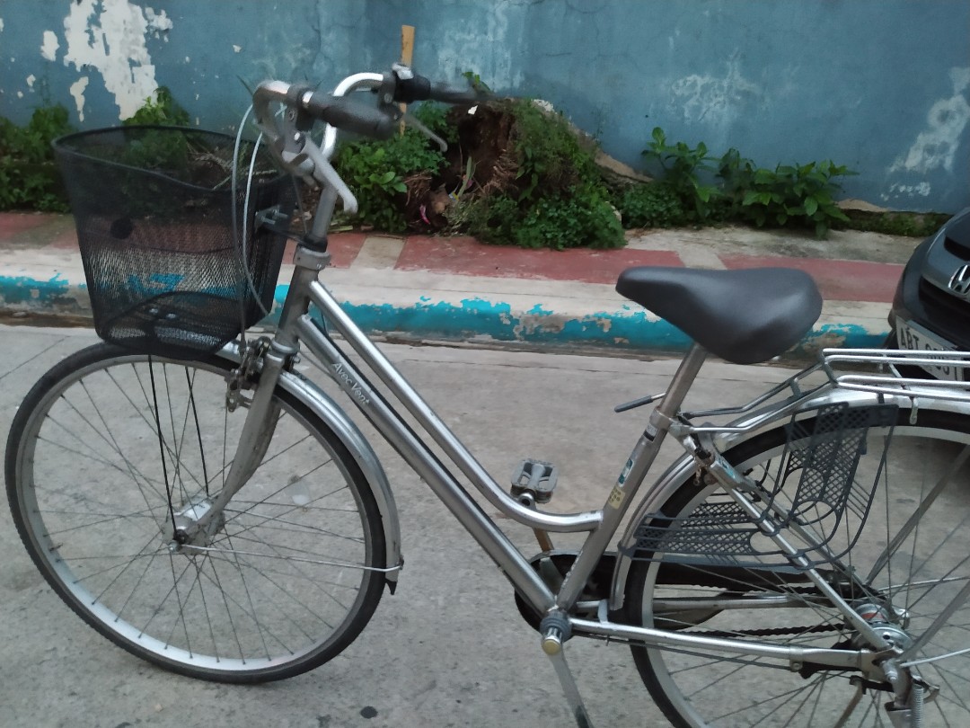 Japanese Bike with Basket, Sports Equipment, Bicycles & Parts, Bicycles