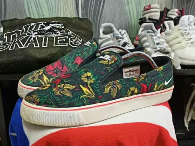 Nike Toki Slipon Floral