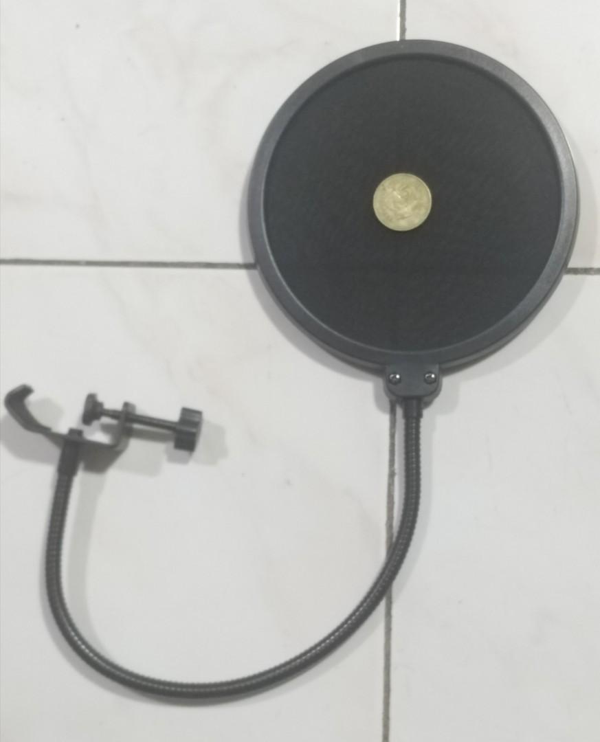 Popfilter pop screen microphone filter (Category: Microphones) located in Quezon City. Submitted by smithwarren46 (Listing ID 1034739180, Image 2). Description: Brandnew P250 #popfilter Pop screen pop filter microphone filter. For condenser microphone, singing recording, live streaming, live broadcast, YouTuber, pick up Lagro Q.C. or via delivery service rider po. Delivery fee sagot po ni buyer..❤️ Pwed din kayo ang mag book ng rider. More item f