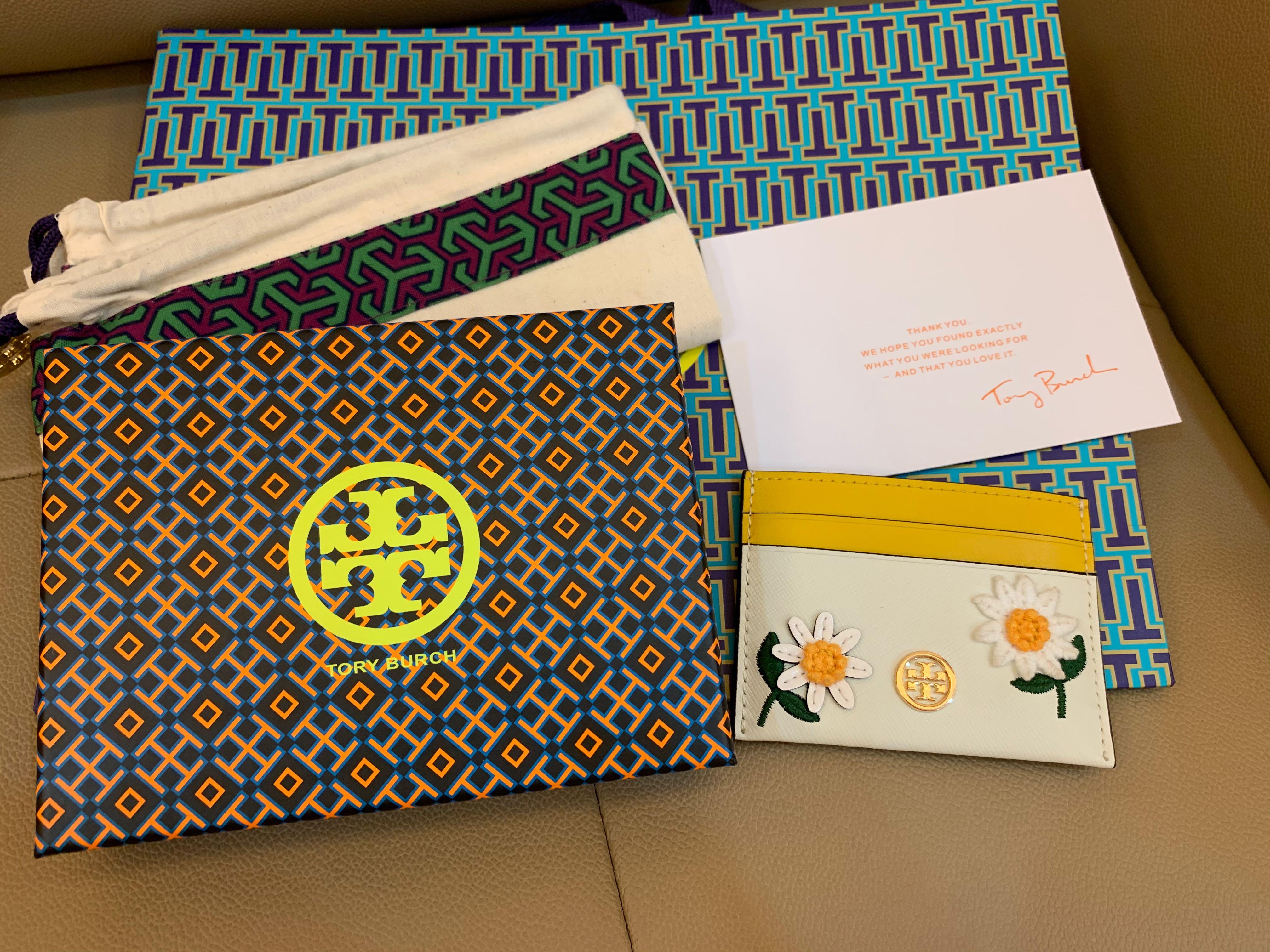 Ready Stock authentic Tory Burch Robinson embroidered card case, Women's  Fashion, Bags & Wallets, Purses & Pouches on Carousell