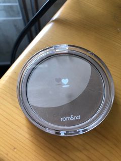 （分類：）位於 。 由 puppieee.e 提交（商品編號 1034704699，圖片 1）。簡介： 。