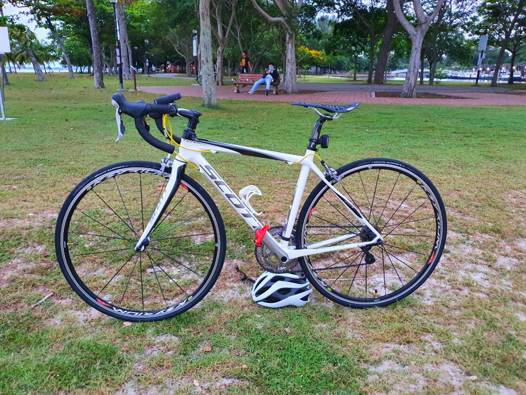 SCOTT ROADBIKE, Sports Equipment, Bicycles & Parts, Bicycles on Carousell