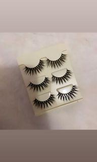 SET OF LASHES 💖