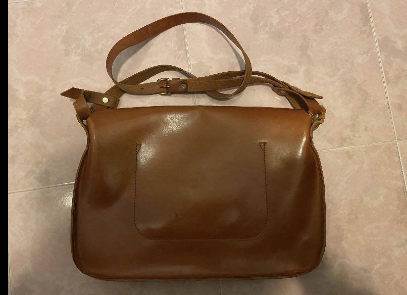 Slow leather shoulder bag, 男裝, 袋, 腰袋、手提袋、小袋- Carousell