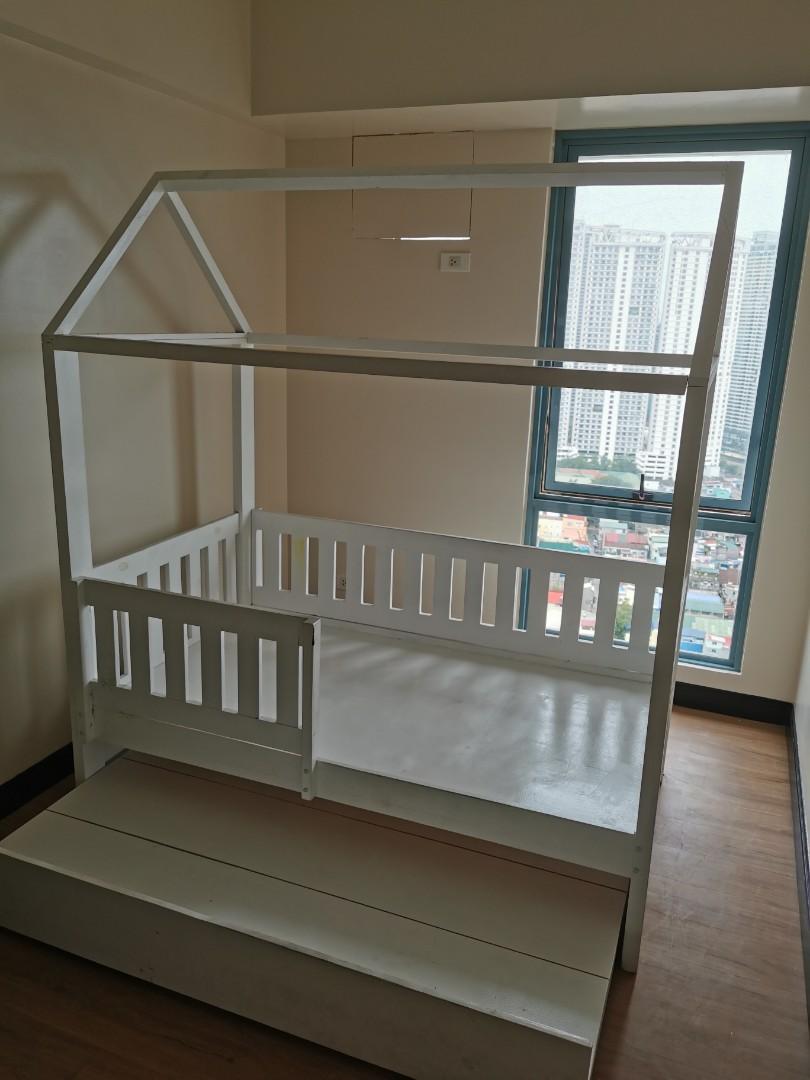 Toddler bed with pull out plus free mattress, Furniture & Home Living