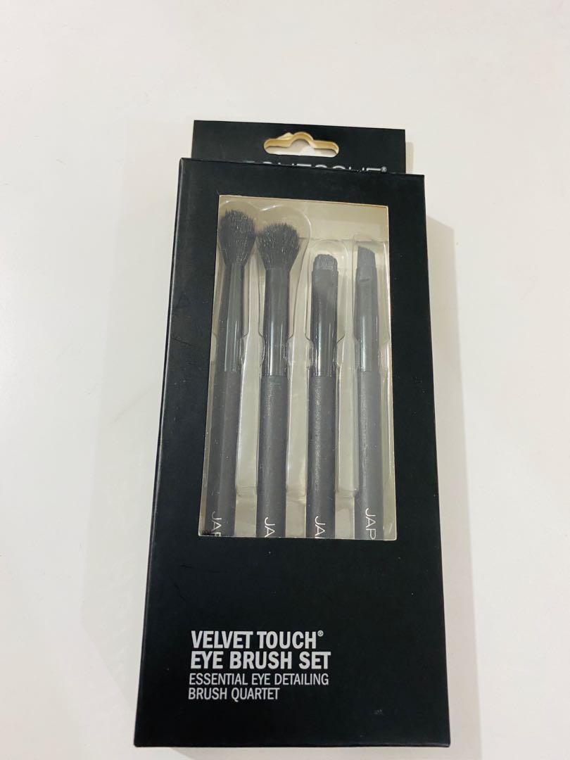 Velvet touch eye brush set (Category: Makeup) located in Manila. Submitted by elvbee (Listing ID 1034657442, Image 2). Description: From website: Exclusive Set includes: • Crease Blending brush is a makeup artist favorite, containing silky synthetic fibers that taper to a fluffy dome for exceptional airbrushed color diffusion. • Pointed Crease Blending brush has a uniquely designed brush head to easily blend color into the eye crease area. The sp