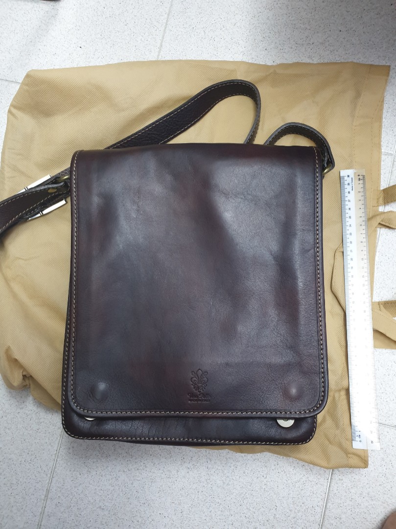 Vera pelle deals messenger bag
