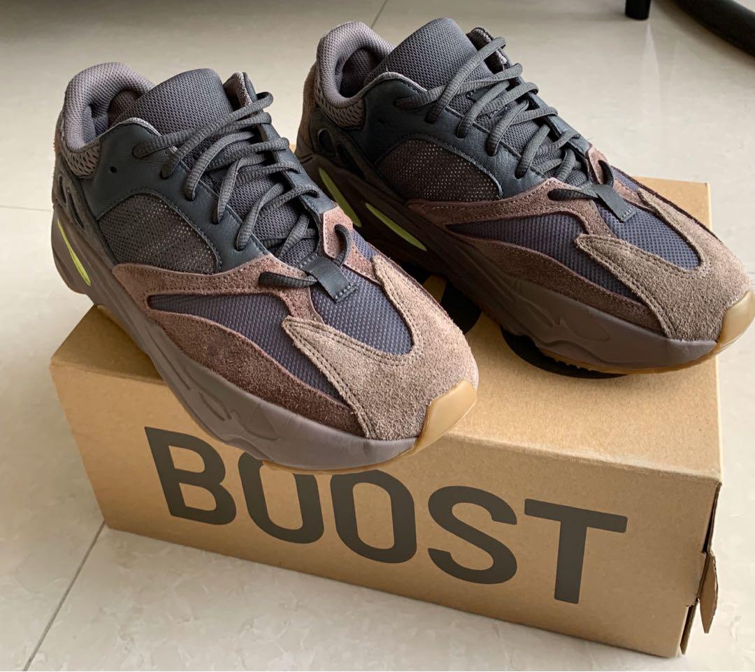 yeezy 700 mauve green laces