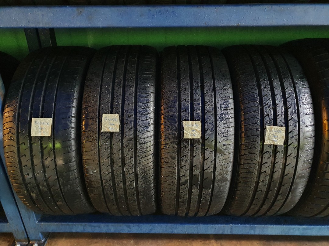 225 45 18 Dunlop Veuro Ve303 Car Accessories Tyres Rims On Carousell