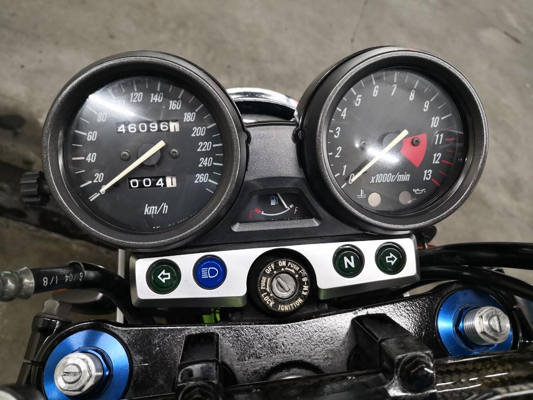 被放鳥底價自售 川崎kawasaki 男子漢zrx10 機車 重機在旋轉拍賣