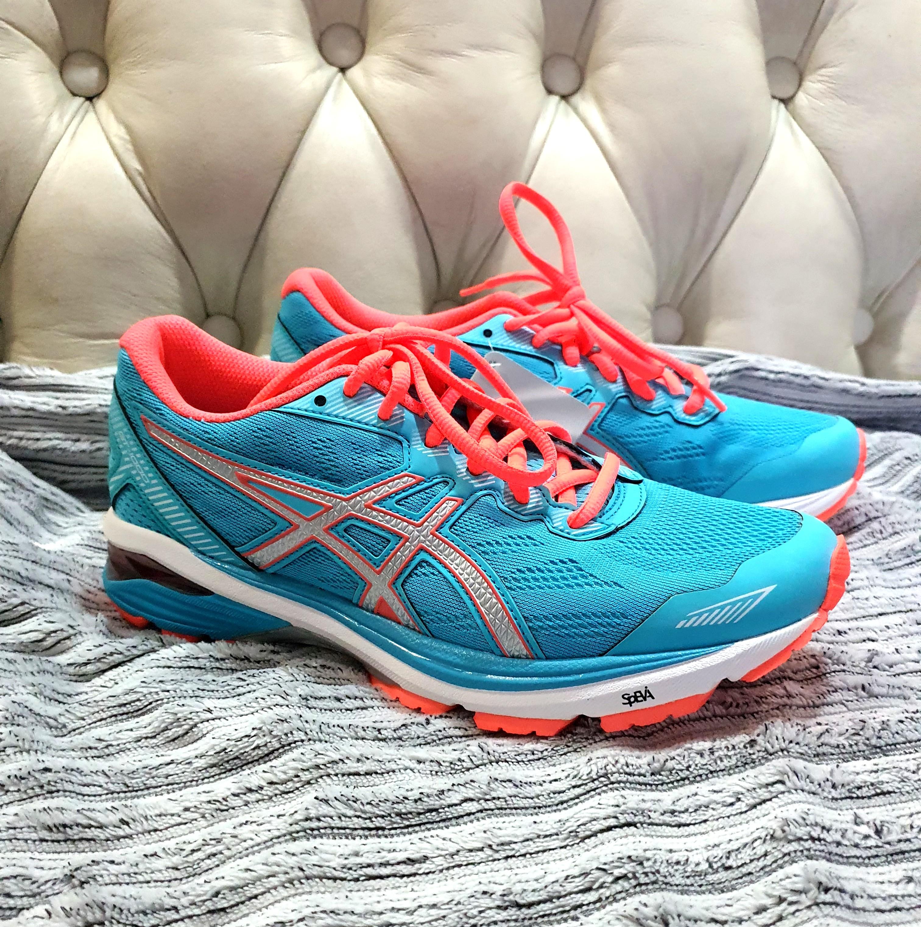 🧡💙Asics Running Track Shoes, Women's Fashion, Shoes, Sneakers on Carousell