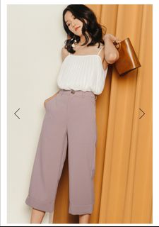 (Category: ) located in . Submitted by clearmywardrobe17 (Listing ID 1034889653, Image 1). Description: .