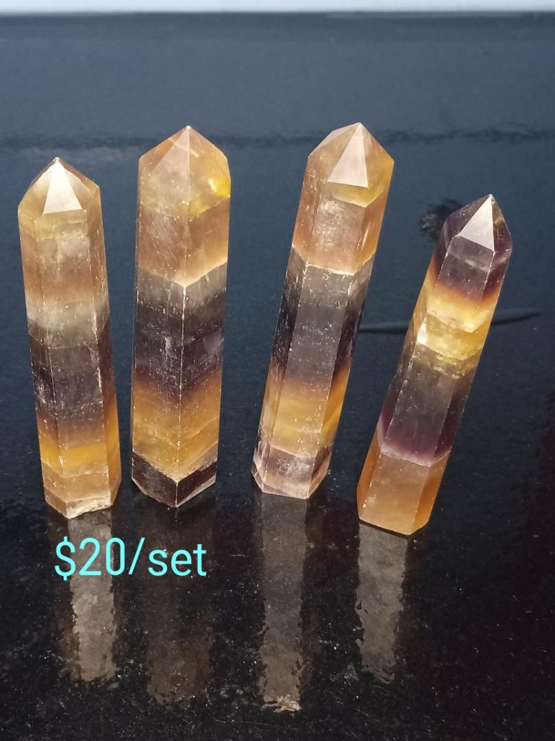 Crystal Pointer Clearance (Category: Vases & Decorative Bowls) located in Singapore. Submitted by stone_gold (Listing ID 1034909131, Image 3). Description: Pointer Clearance. Not selling as single. All clearance at set. Self Collection at 533978 or by courier at $5 Item no reserved unless payment make..