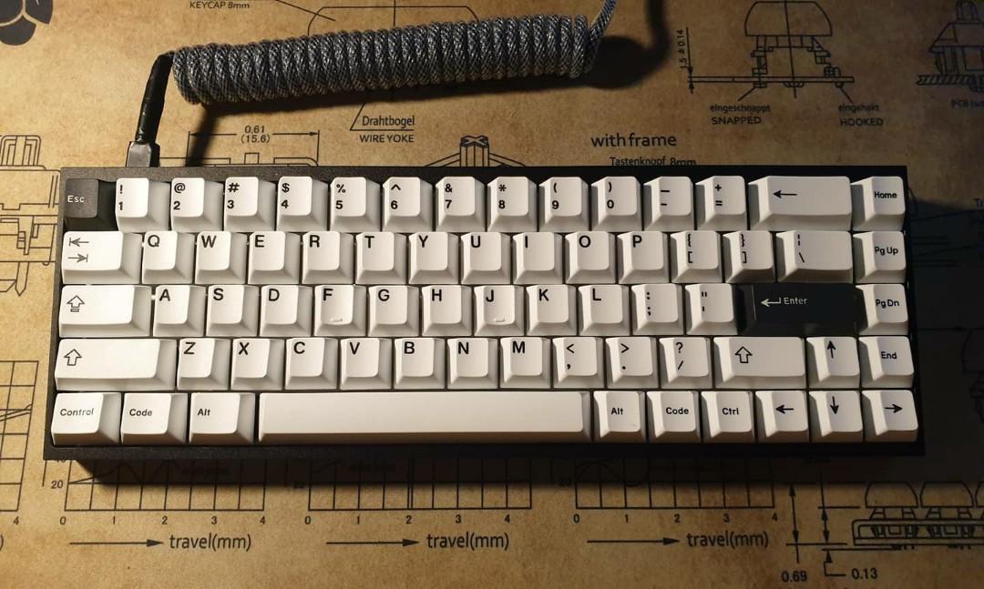 Custom Keyboard building/switch lubing and filming/soldering