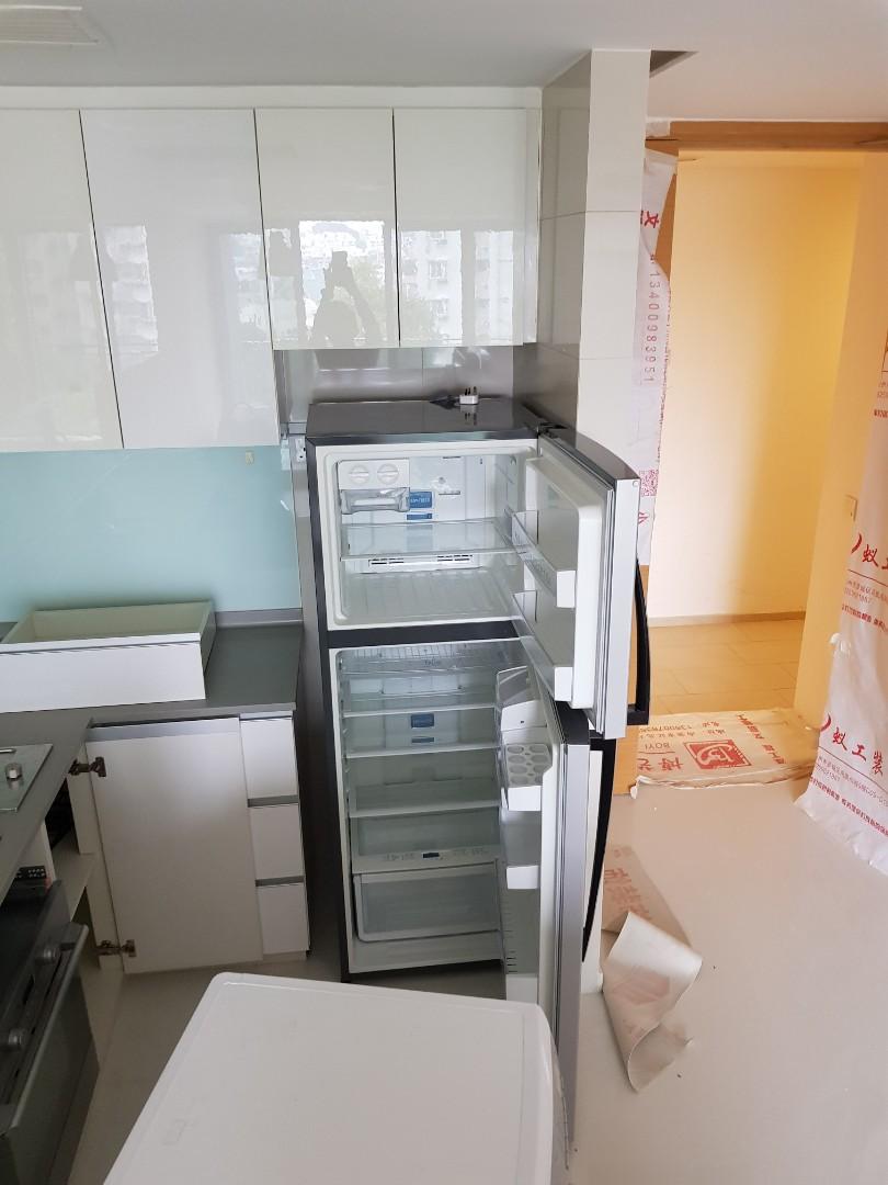 Used Electrolux Refrigerator ETB3200PE 320L 2 Doors FlexFresh