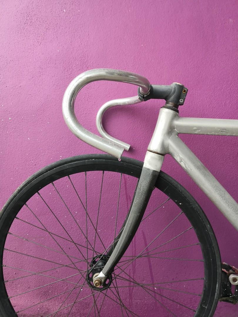Fixed Gear (Frame Cracked) UPDATED, Sports Equipment, Bicycles & Parts