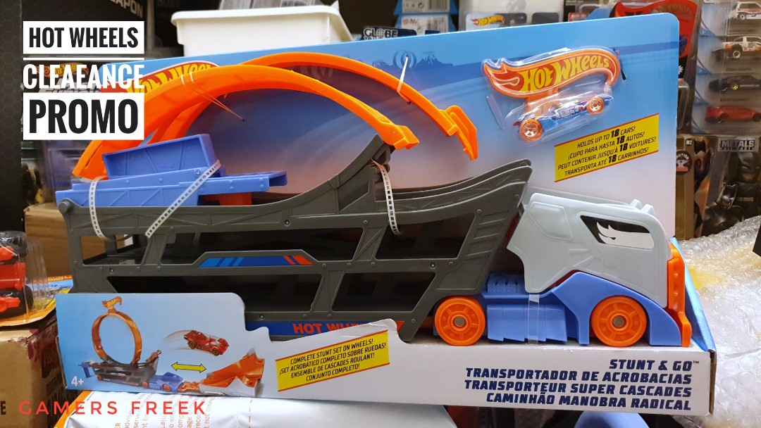 hot wheels triple threat stunt set