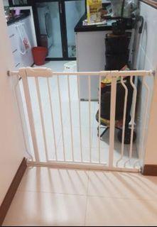 76-301.9cm Instock Next day Delivery Instock Baby Gate Auto Swing back