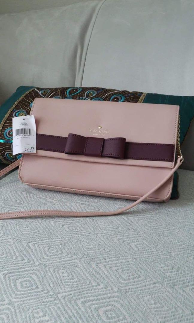 Brand New Kate Spade sling bag (Category: Cross-body Bags) located in Quezon City. Submitted by lycspreloved (Listing ID 1035021829, Image 1). Description: ‼️Sale‼️ ✔️Original ✔️Brand New ✔️With Tag.