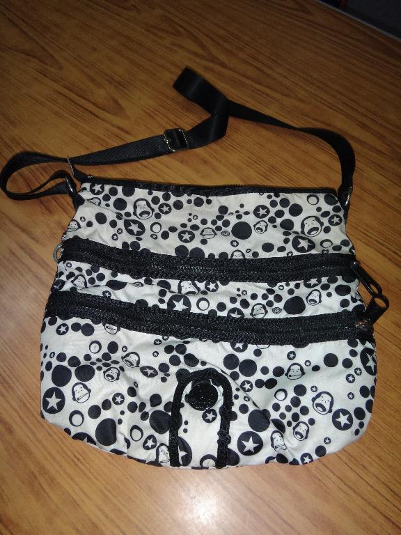 Markdown! KIpling Gorilla Girls slingbag, Women's Fashion, Bags