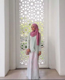 (Category: ) located in . Submitted by everythingfrommywardrobe (Listing ID 1035025633, Image 1). Description: .