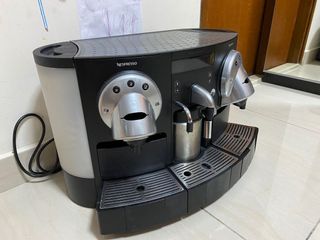 （分類：）位於 。 由 iocesioces 提交（商品編號 1035073827，圖片 1）。簡介： 。