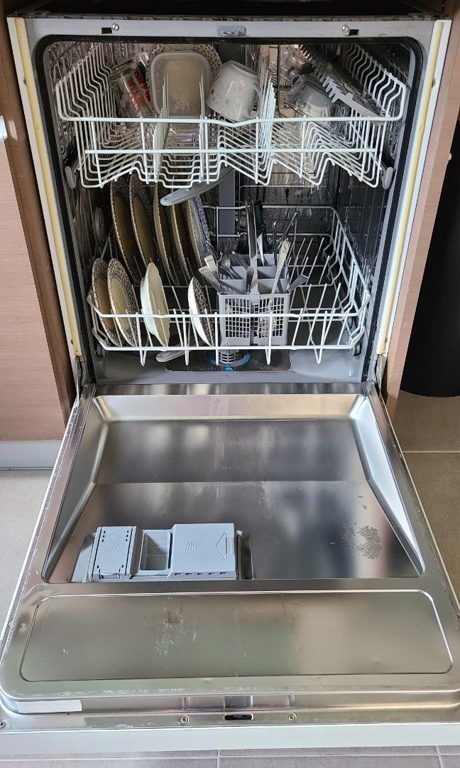 Siemens dishwasher 60cm freestanding, 家庭電器, 廚房電器, 洗碗碟機 Carousell