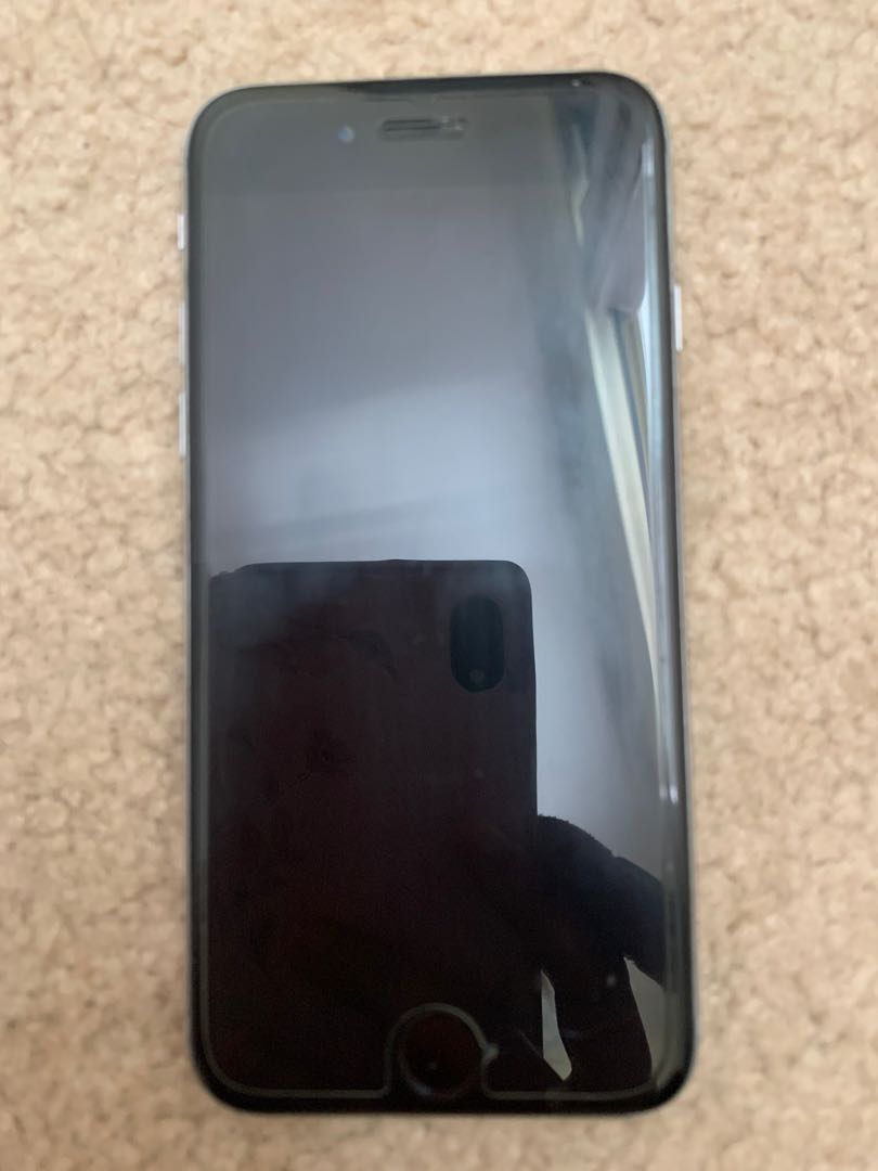 Silver iPhone 6- 16gb