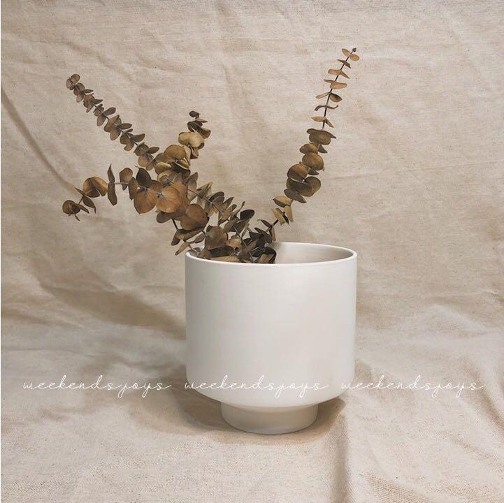 Simple Clean Raw Finishing Planter Ceramic Garden Flower Plant Pot With Drainage Hole Gardening Pots Planters On Carousell