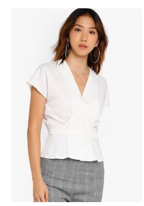 (Category: ) located in . Submitted by cheese.wardrobe (Listing ID 1035075665, Image 1). Description: .