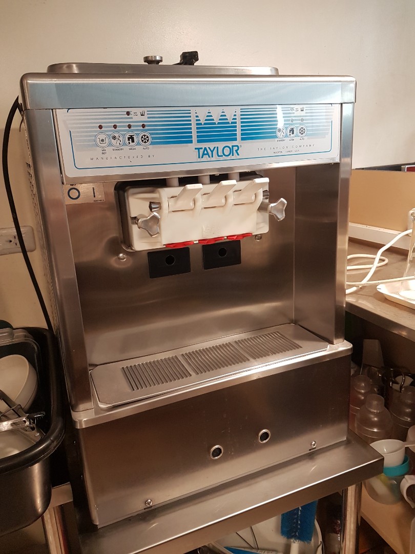 Taylor 3 Nozzle Ice Cream Machine, TV & Home Appliances, Kitchen