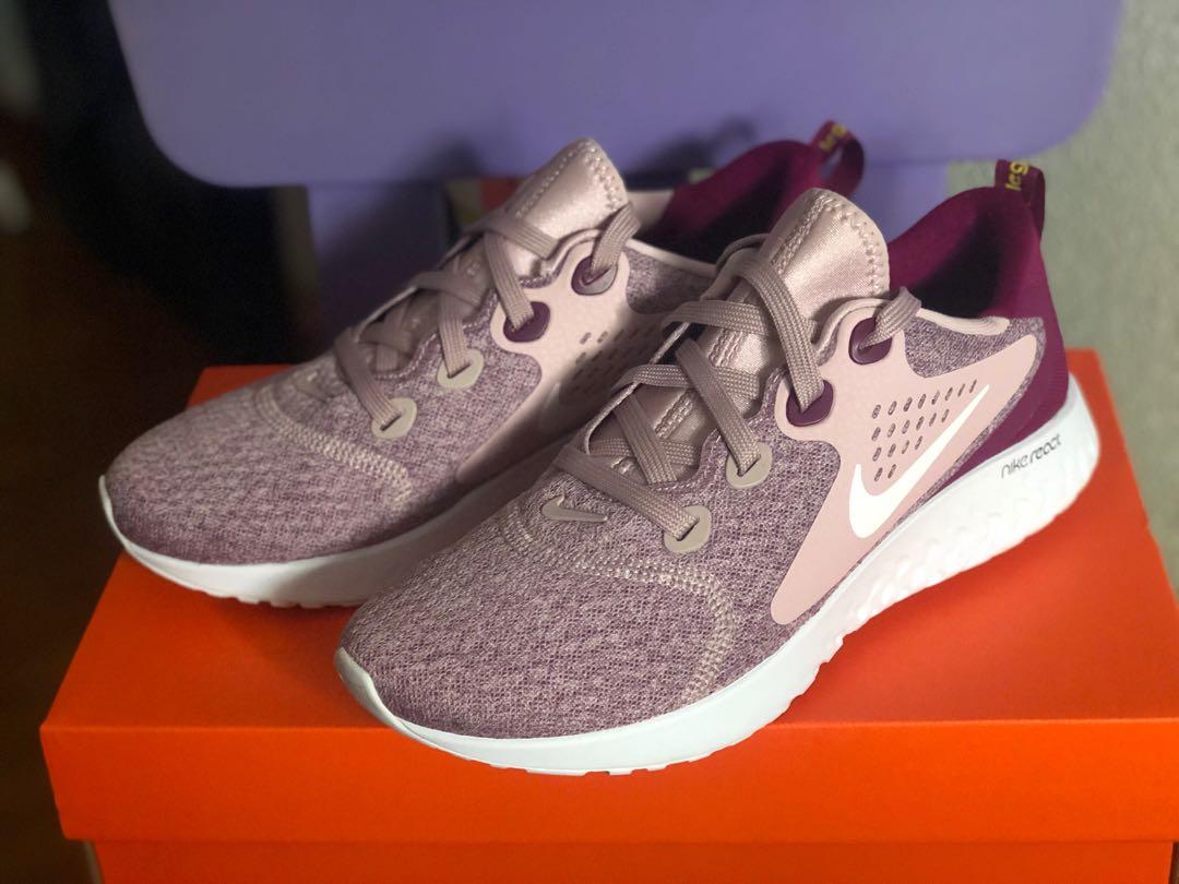 Nike legend react plum chalk top