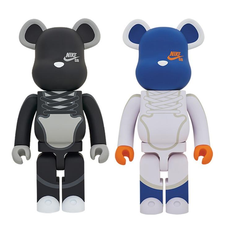 Intuición Oso combinación Bearbrick Nike SB Black & White 1000%, Hobbies & Toys, Toys & Games on  Carousell