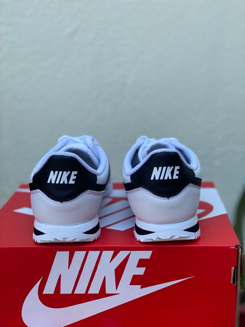 Brandnew Original Nike Cortez (Category: Sneakers) located in Paranaque City. Submitted by maseortonio (Listing ID 1035228443, Image 3). Description: Brandnew Original Nike Cortez White Black Swoosh Sizes availabl: 5-8.5 womens 💯 original, money back if nakareceive ng fake. Can send proof of purchased from nike. P3,000 only. Can ship nationwide.