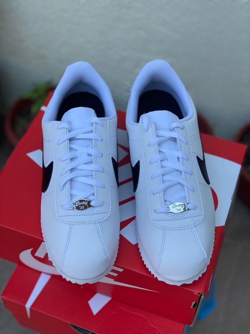 Brandnew Original Nike Cortez (Category: Sneakers) located in Paranaque City. Submitted by maseortonio (Listing ID 1035228443, Image 2). Description: Brandnew Original Nike Cortez White Black Swoosh Sizes availabl: 5-8.5 womens 💯 original, money back if nakareceive ng fake. Can send proof of purchased from nike. P3,000 only. Can ship nationwide.