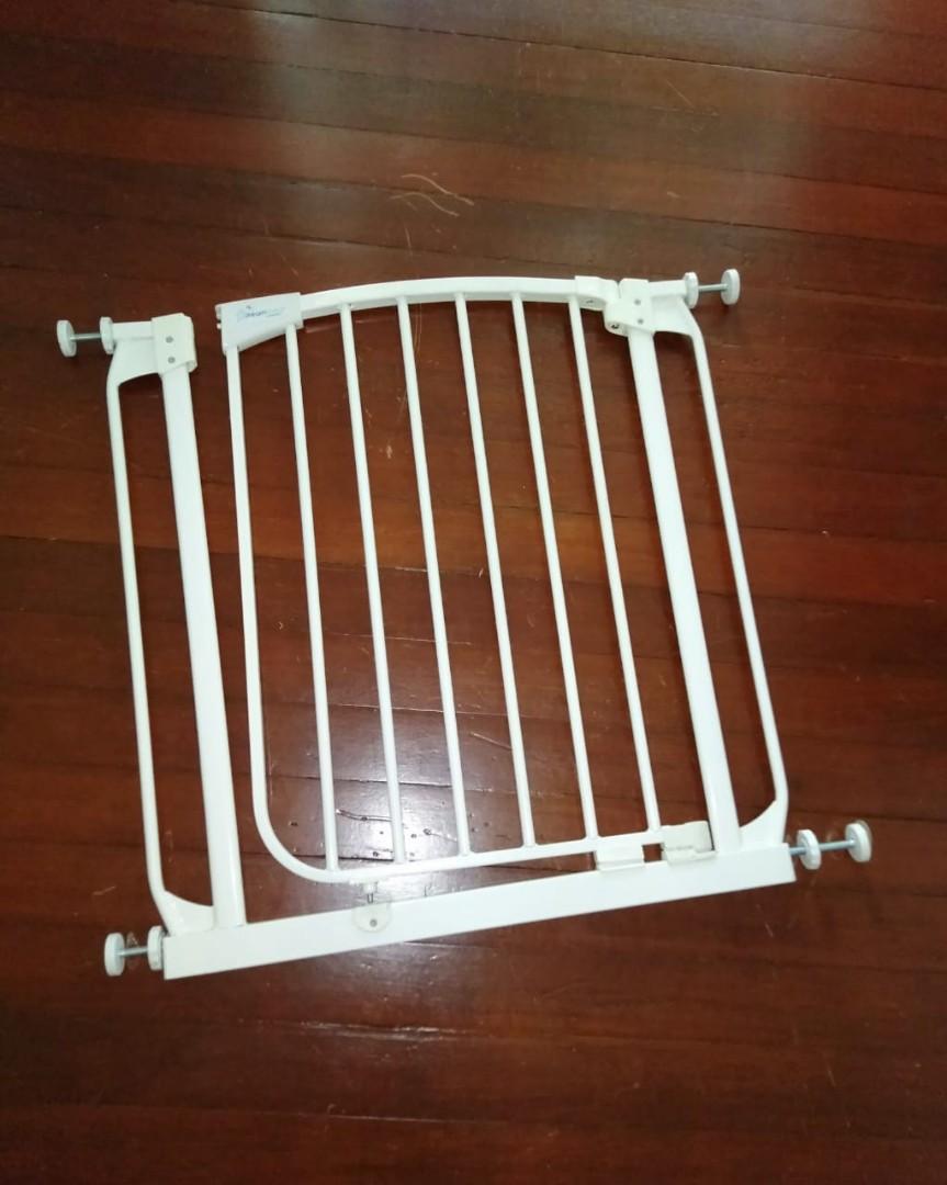 dreambaby baby gate