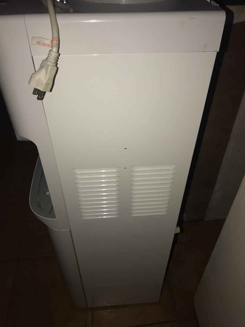 Electrolux hot and cold water dispenser (top load), TV & Home