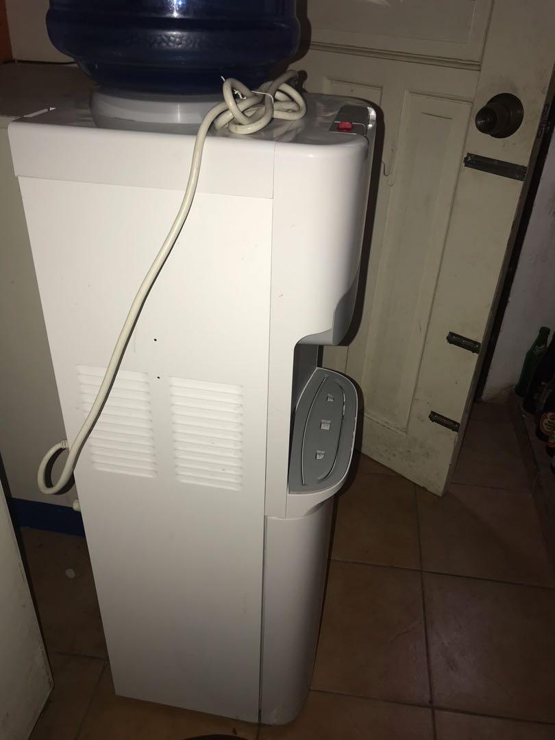 Electrolux hot and cold water dispenser (top load), TV & Home