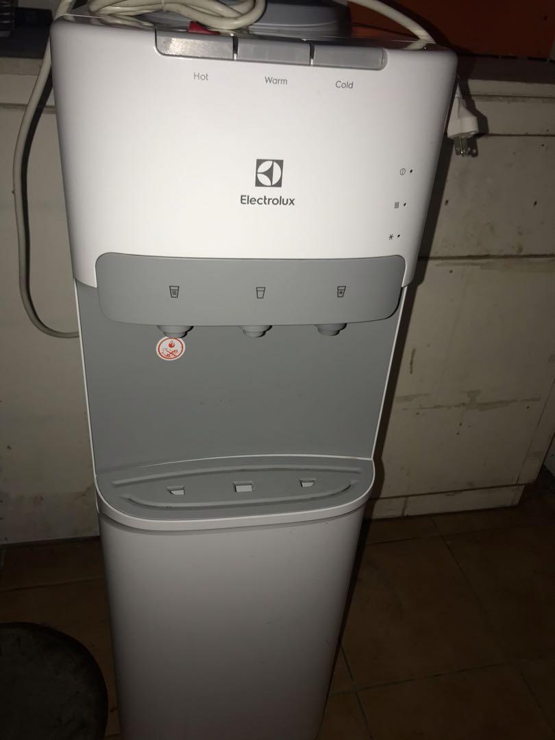 Electrolux hot and cold water dispenser (top load), TV & Home